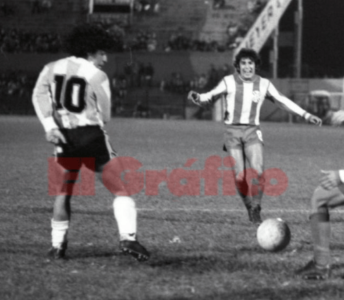 廷记者仔细, 纪录完好无, 拉多纳 廷记者仔细, 纪录完好无, 拉多纳