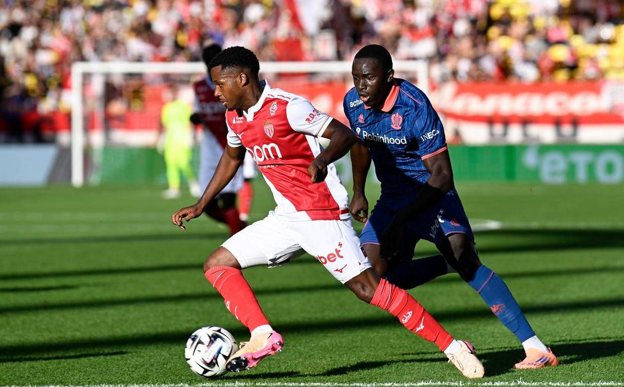 岁的法蒂在, text 岁的法蒂在, text